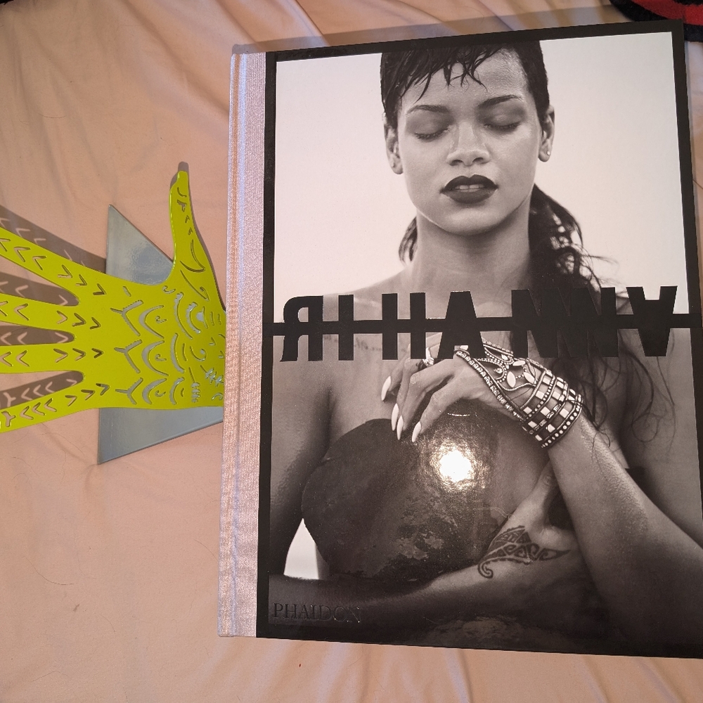 Rihanna x Phaidon book & stand